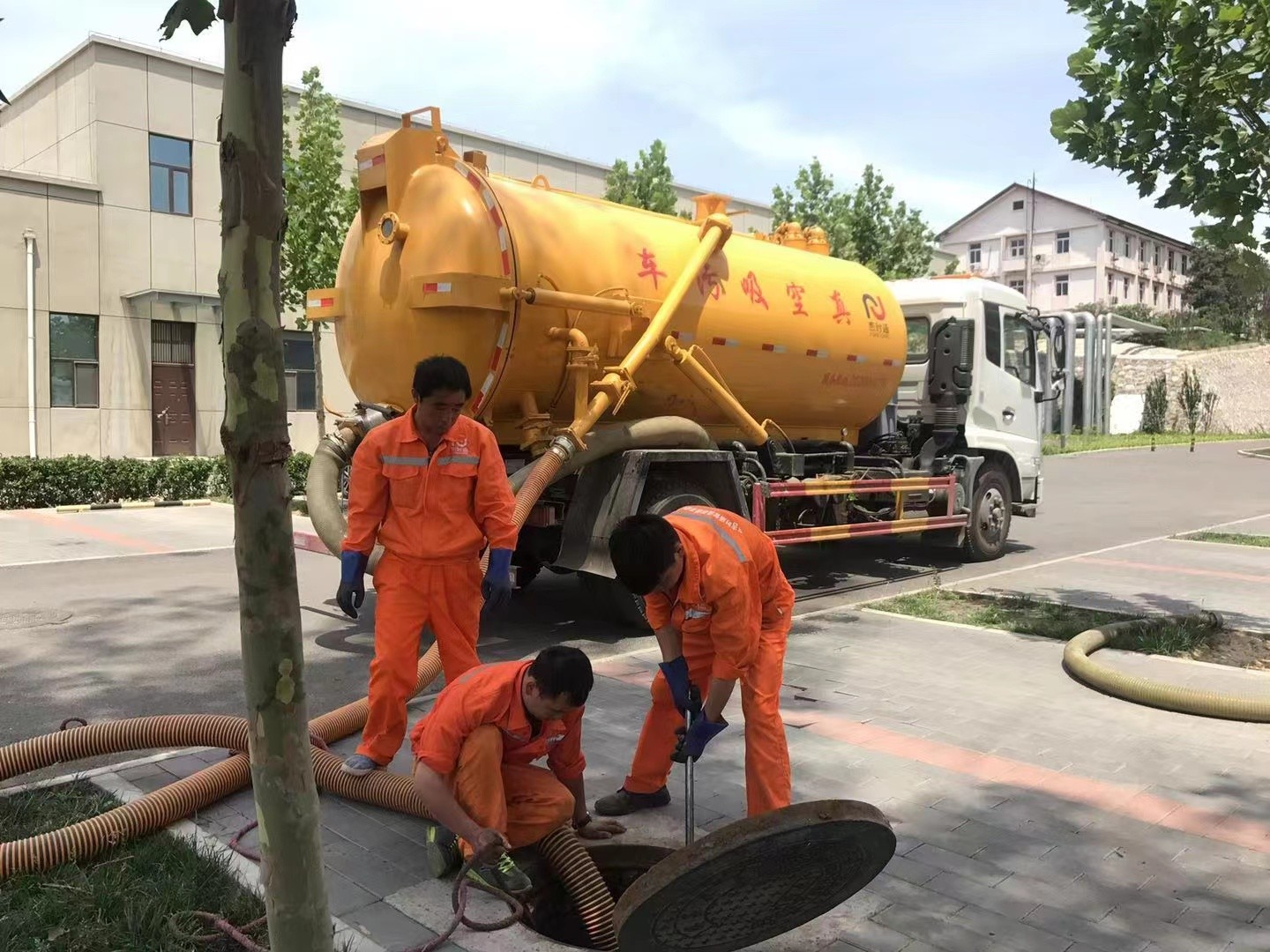 临泽化粪池清理与5-8吨吸粪车施工效率分析